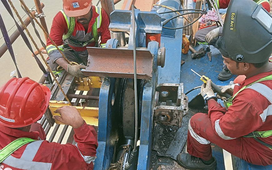 How to Choose the Right Port Crane Maintenance Partner in India